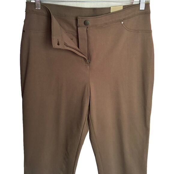 Chico's Ponte Faux Pocket Pant size 2 Short, Large Career Stretch New - Picture 2 of 8